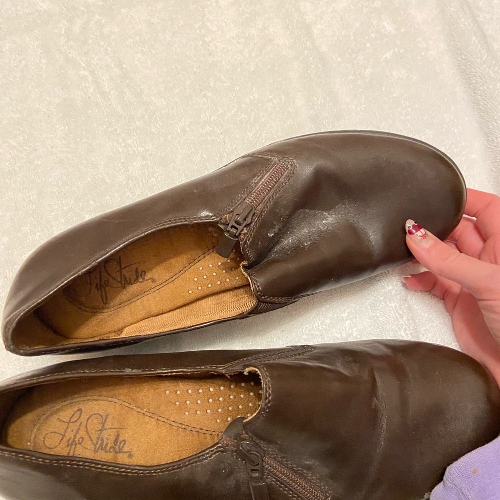 Shoes - Picture 8 of 9